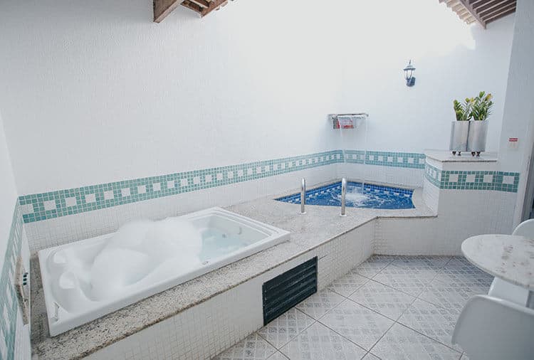 Suíte Piscina e Hidro